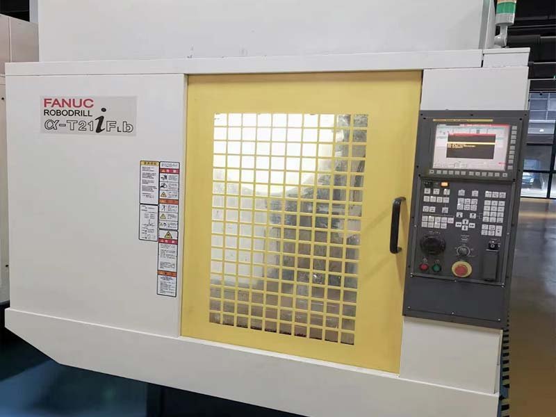 Japanese small yellow machine high speed machining center